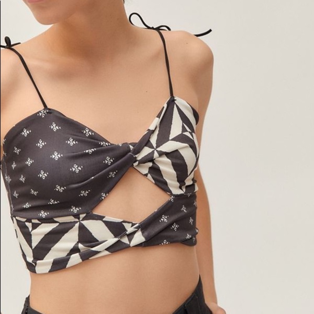UO Twist front tie shoulder cropped cami